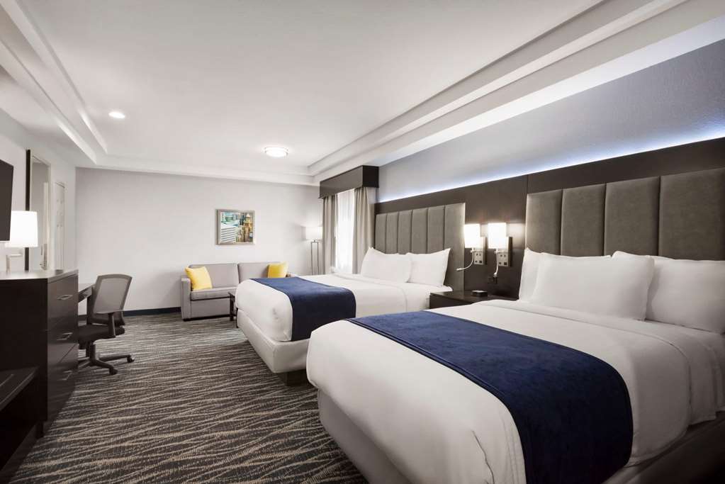 days inn and suites by wyndham houston hobby airport