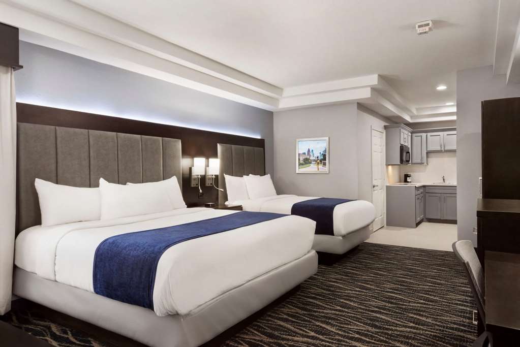 days inn and suites by wyndham houston hobby airport