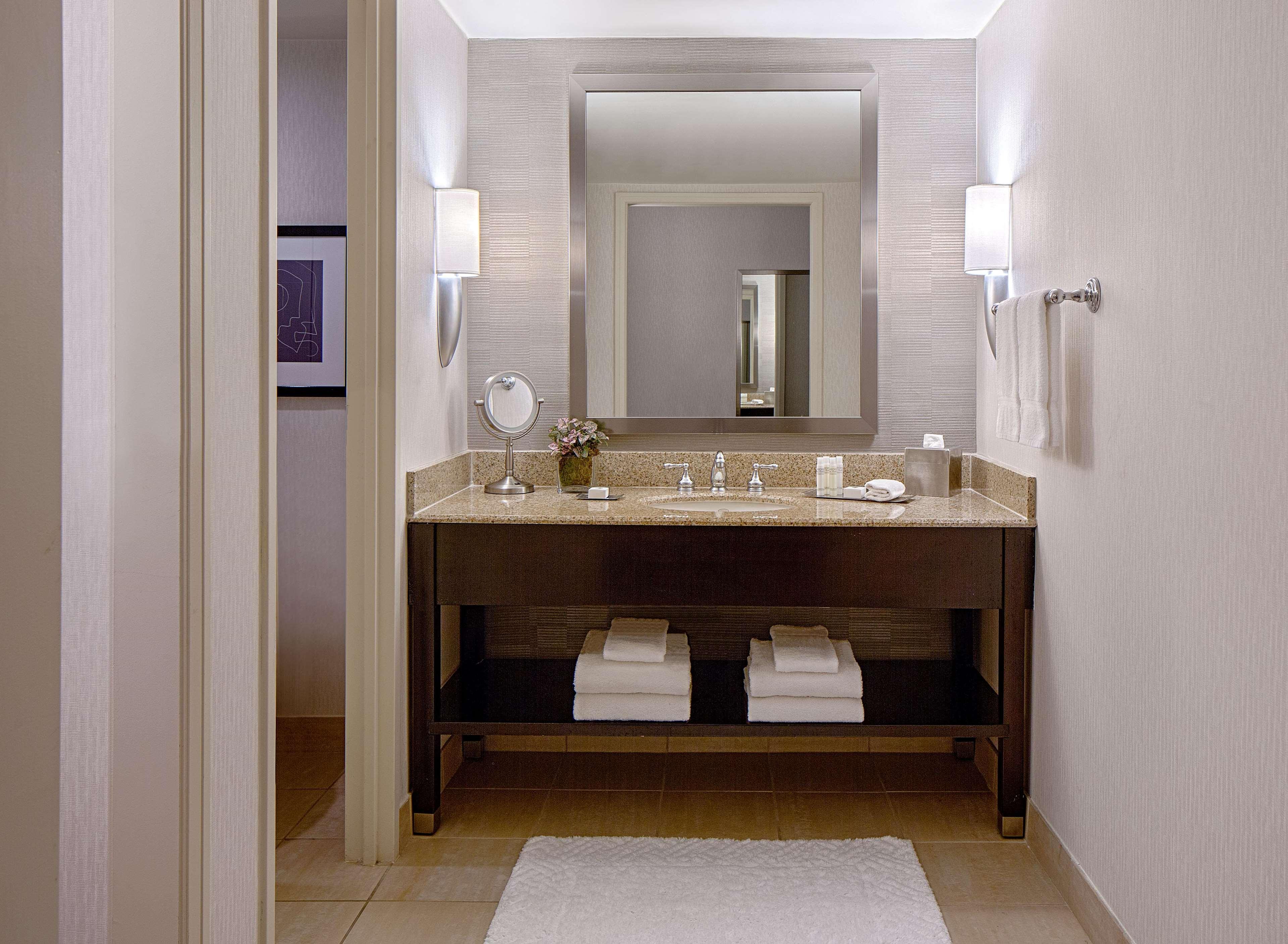 doubletree by hilton hotel houston greenway plaza