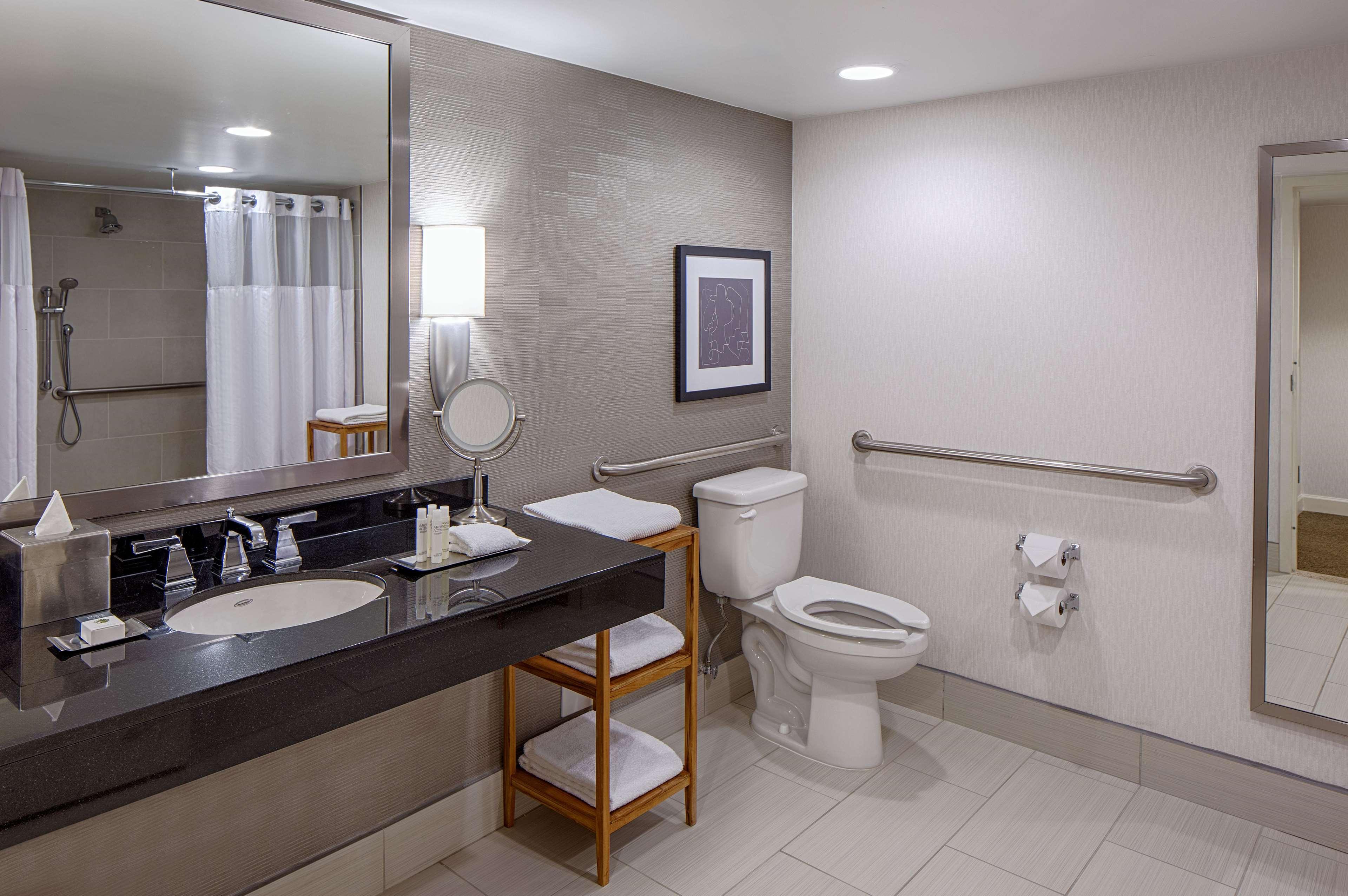doubletree by hilton hotel houston greenway plaza
