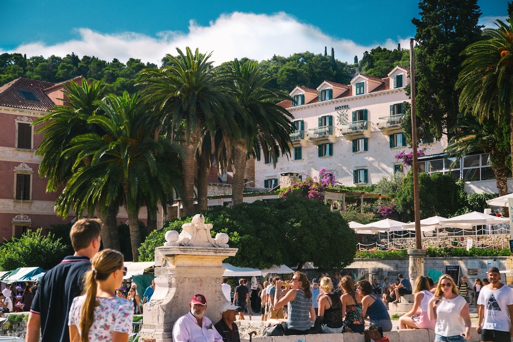 hvar