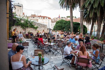 hvar