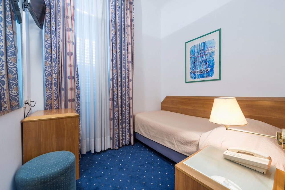 Hotel Komodor,Lapad>>Dubrovnik,3 star