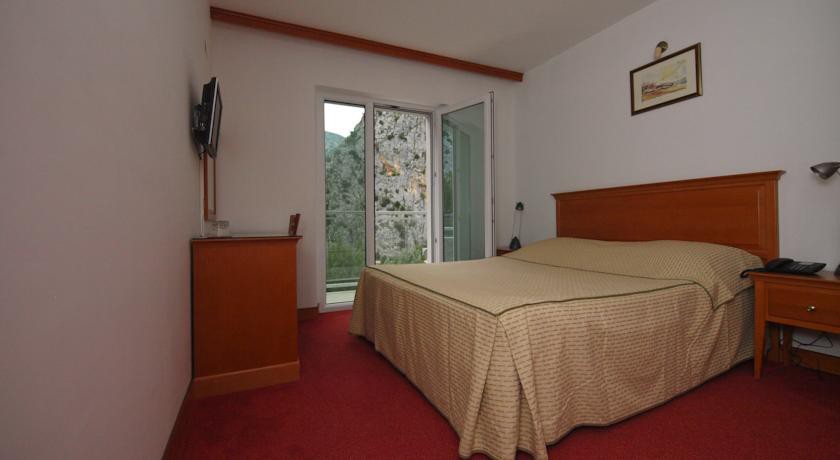 Hotel Villa Dvor,Hvar>>Dugi Rat,3 star