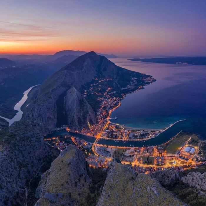 omis