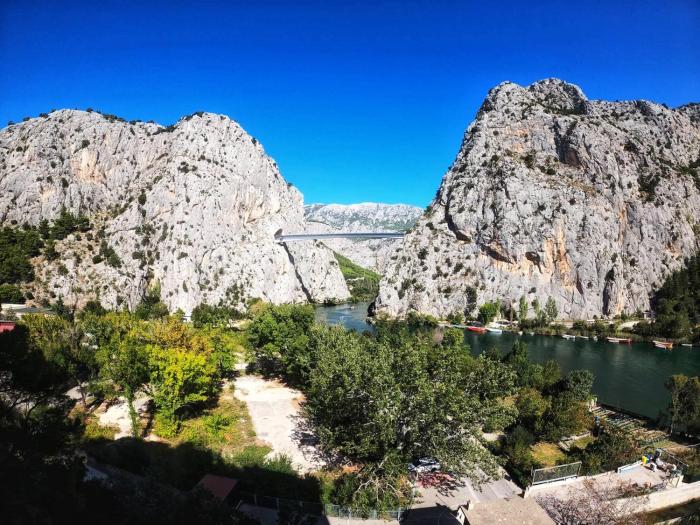 omis