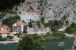 omis