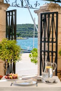 heritage hotel tisno