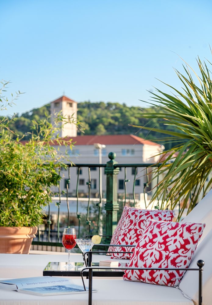 heritage hotel tisno