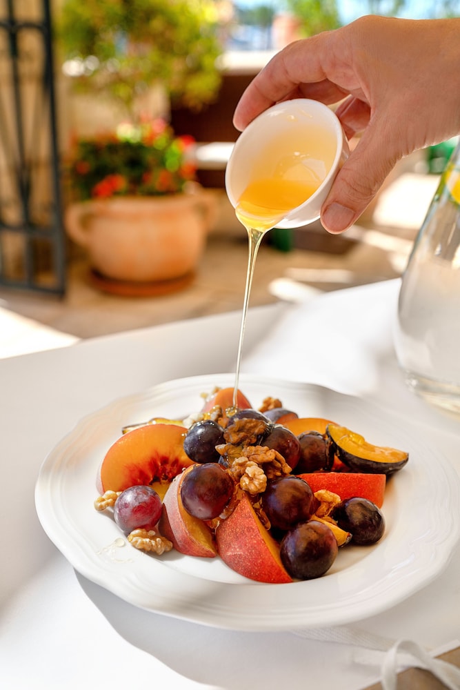 heritage hotel tisno