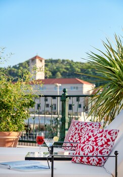heritage hotel tisno