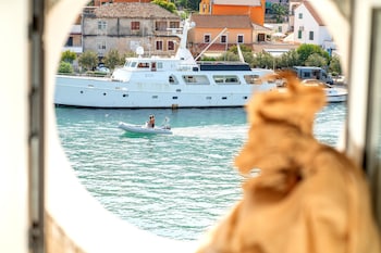 heritage hotel tisno