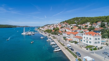 heritage hotel tisno