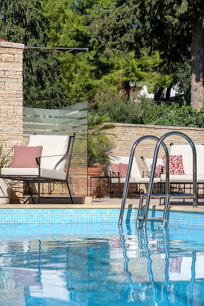 heritage hotel tisno
