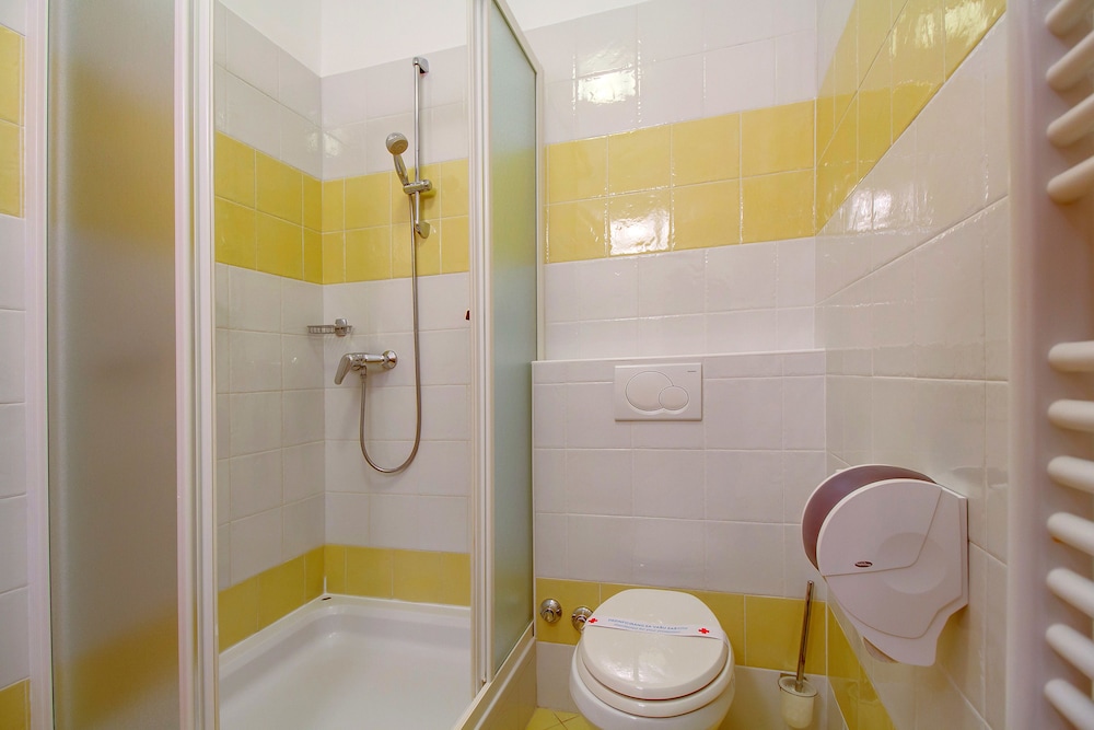 family resort hotel manora