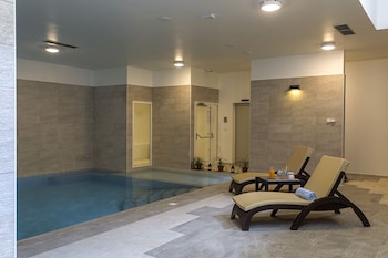 family resort hotel manora