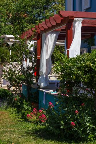 family resort hotel manora