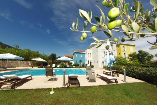 family resort hotel manora