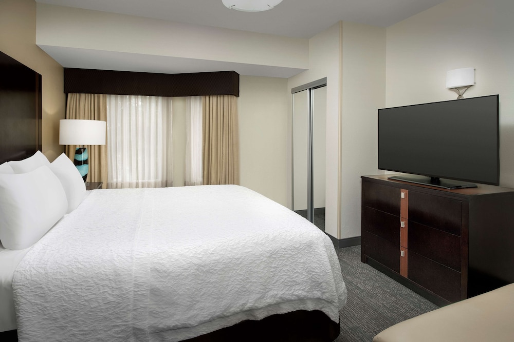 hampton inn and suites alpharetta