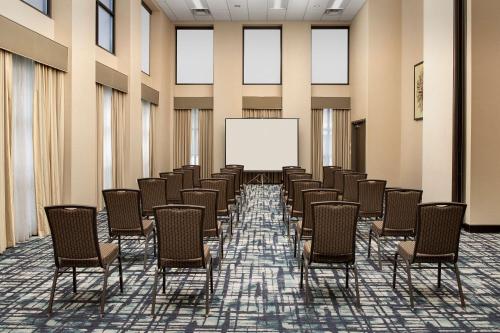 hampton inn and suites alpharetta