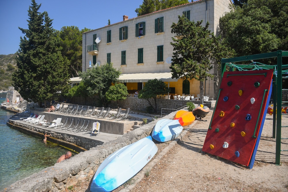 hvar