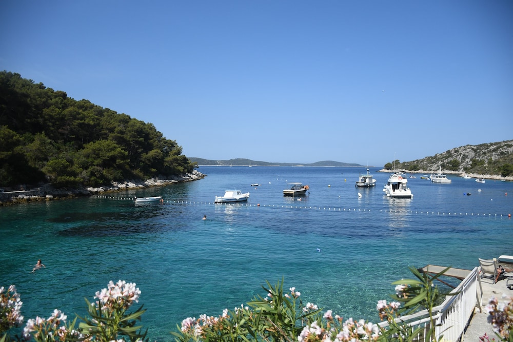 hvar
