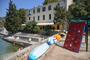 hvar