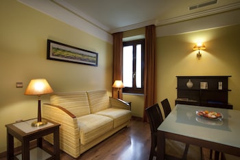 suites gran via 44 apartahotel