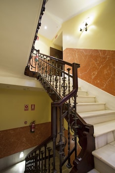 Suites Gran Via 44 Apartahotel,Las Gabias>>Granada,4 star