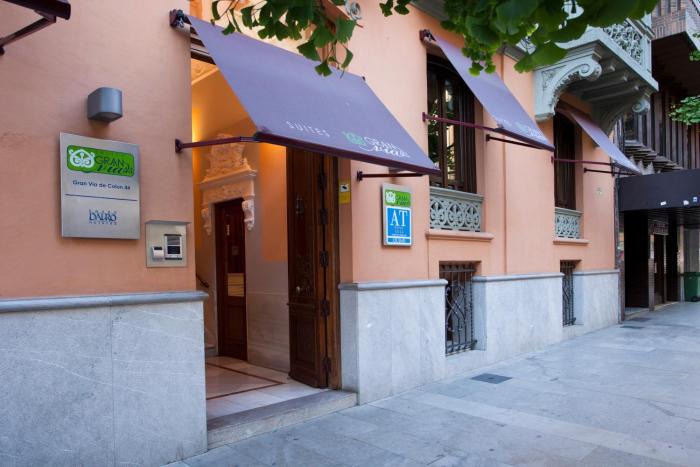 suites gran via 44 apartahotel