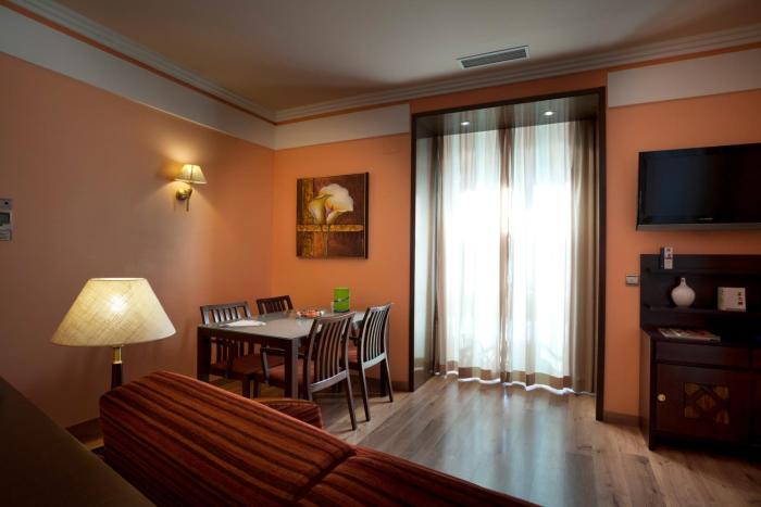 suites gran via 44 apartahotel