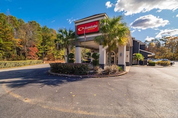 econo lodge inn and suites cayce i 26 airport