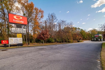 econo lodge inn and suites cayce i 26 airport