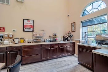 econo lodge inn and suites cayce i 26 airport