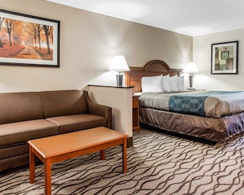 econo lodge inn and suites cayce i 26 airport