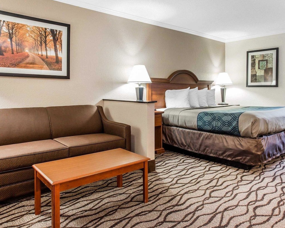econo lodge inn and suites cayce i 26 airport