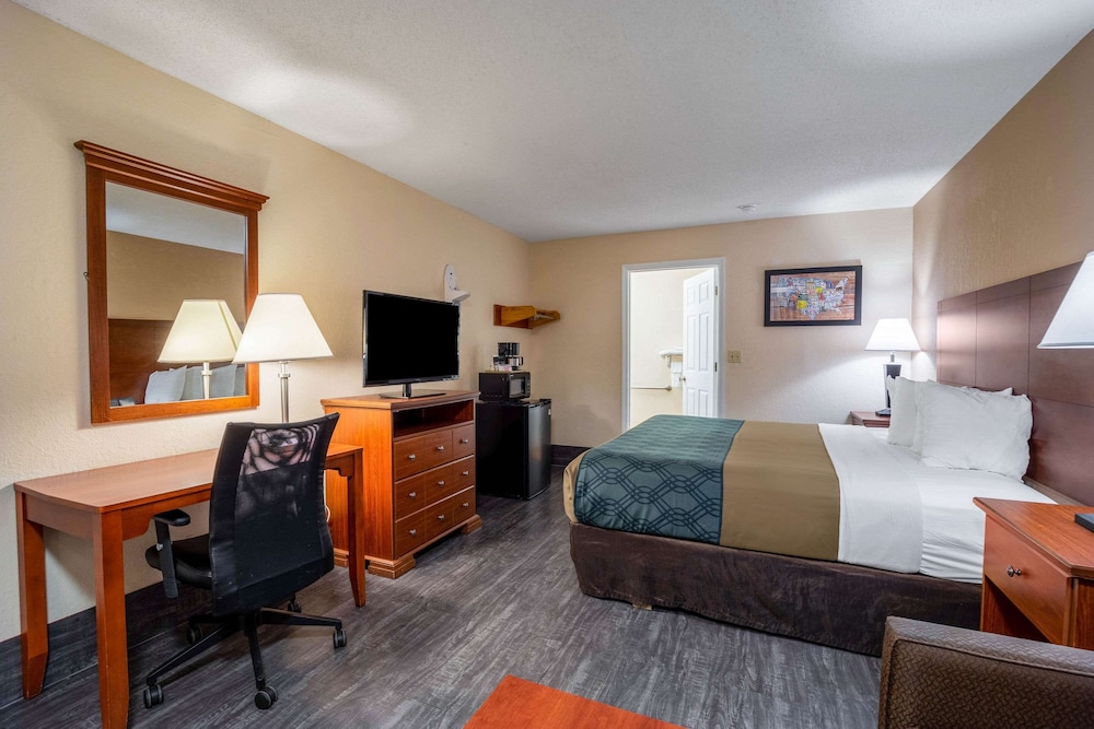 econo lodge inn and suites cayce i 26 airport