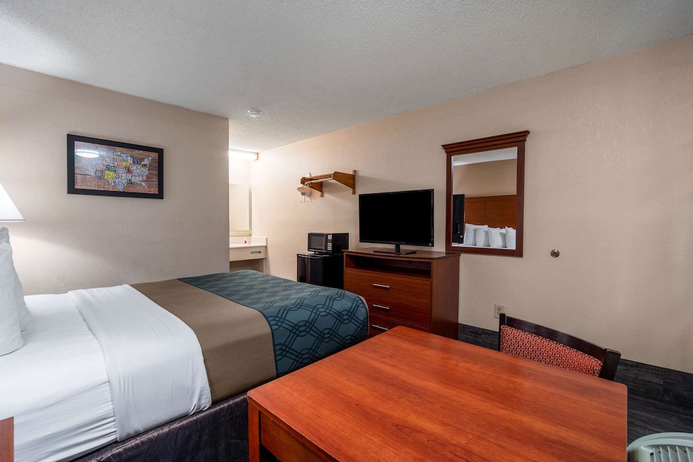 econo lodge inn and suites cayce i 26 airport