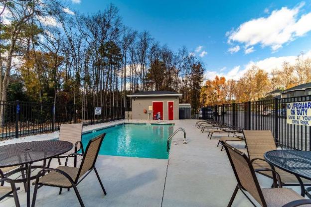 econo lodge inn and suites cayce i 26 airport