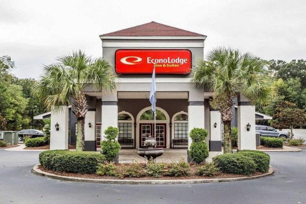 econo lodge inn and suites cayce i 26 airport