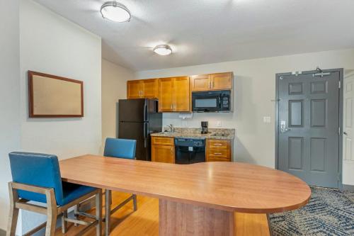 candlewood suites indianapolis east by ihg