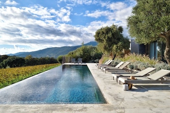 Domaine De Peretti Della Rocca,Route De Pruno,4 star