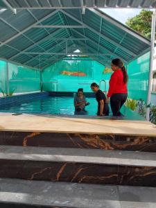johnsons homestay ecohouseboat