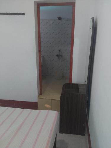 johnsons homestay ecohouseboat
