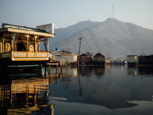 veena palace group of houseboats