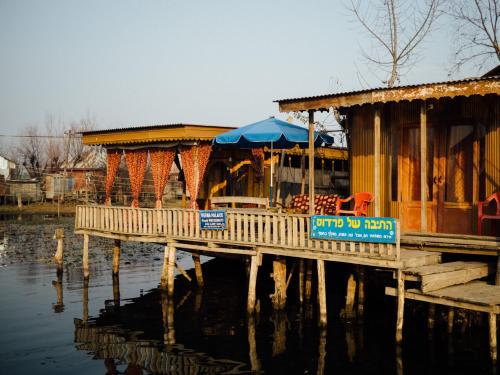 veena palace group of houseboats