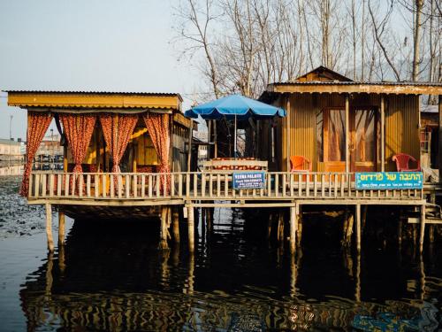 veena palace group of houseboats