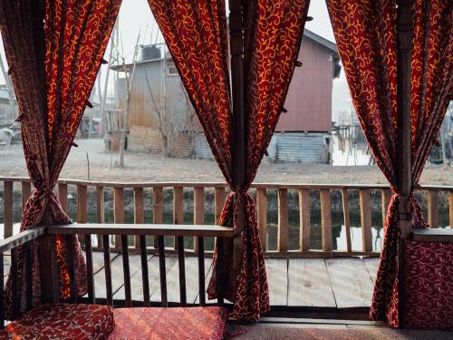 veena palace group of houseboats