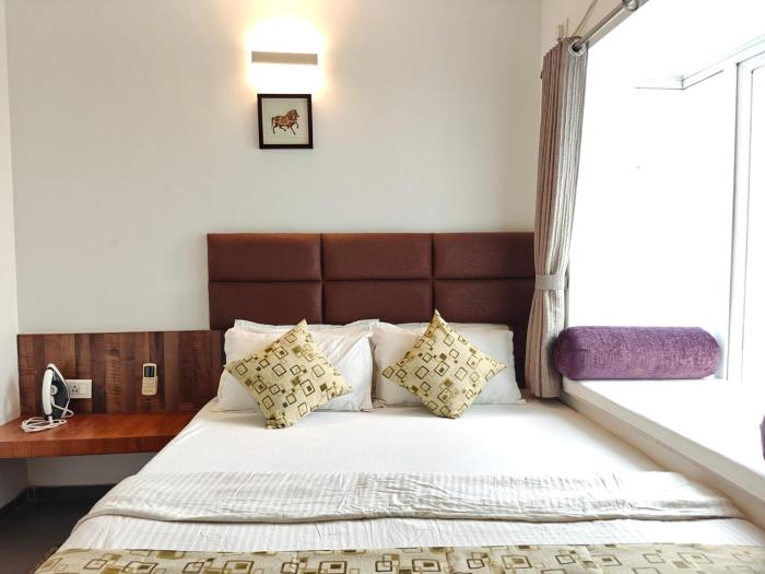 chandralok service apartments