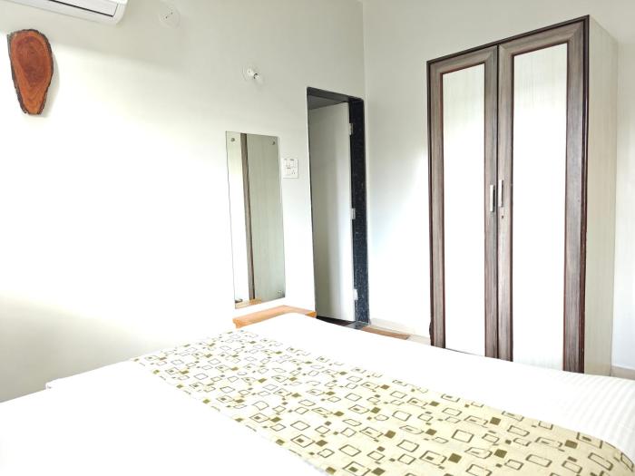 chandralok service apartments